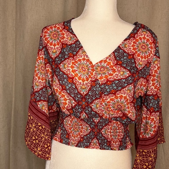 TWINE & STRING Cropped Boho Retro Top with bell Sleeves size Medium - Picture 3 of 11